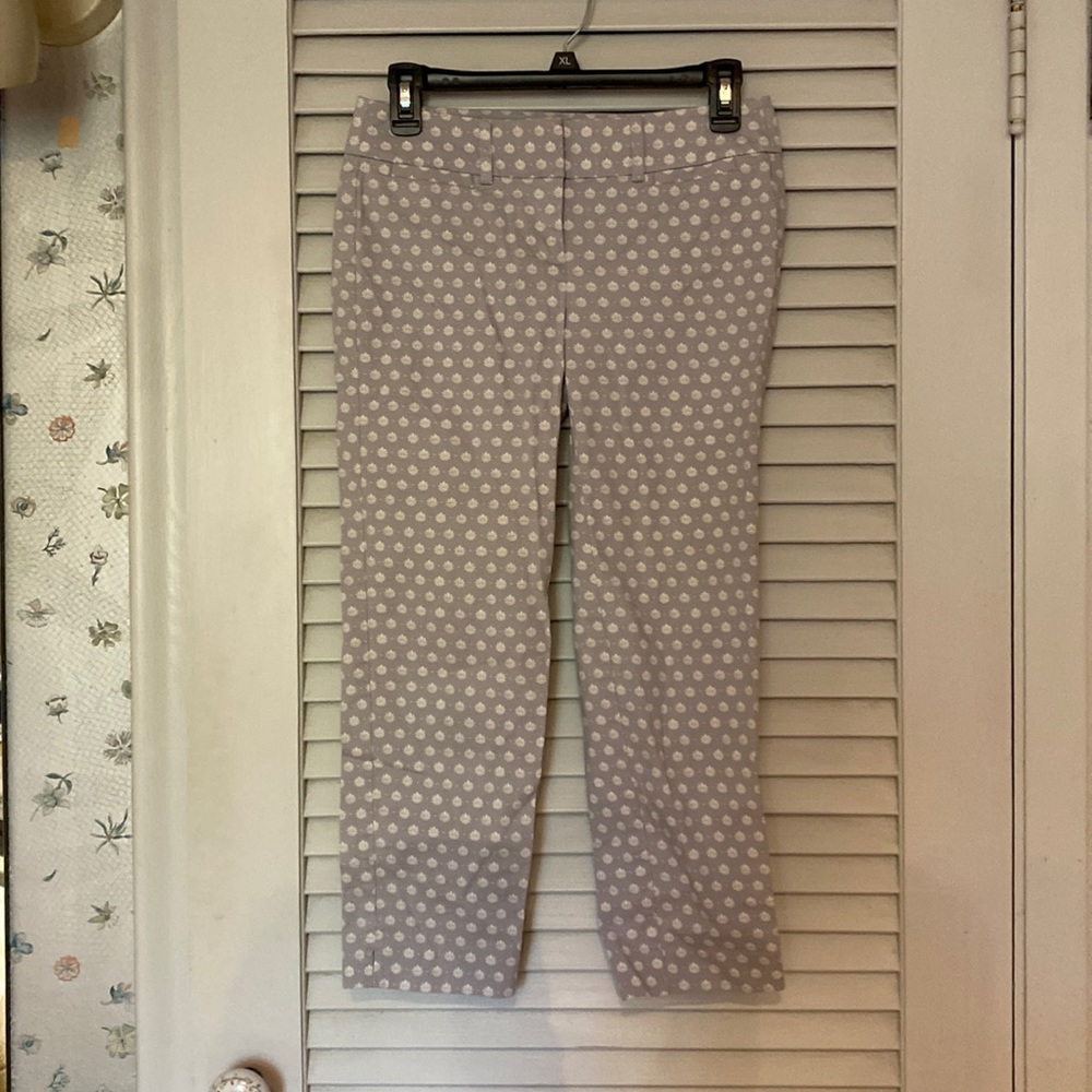 Grey and white Ann Taylor Factory Petite pants size 00P.